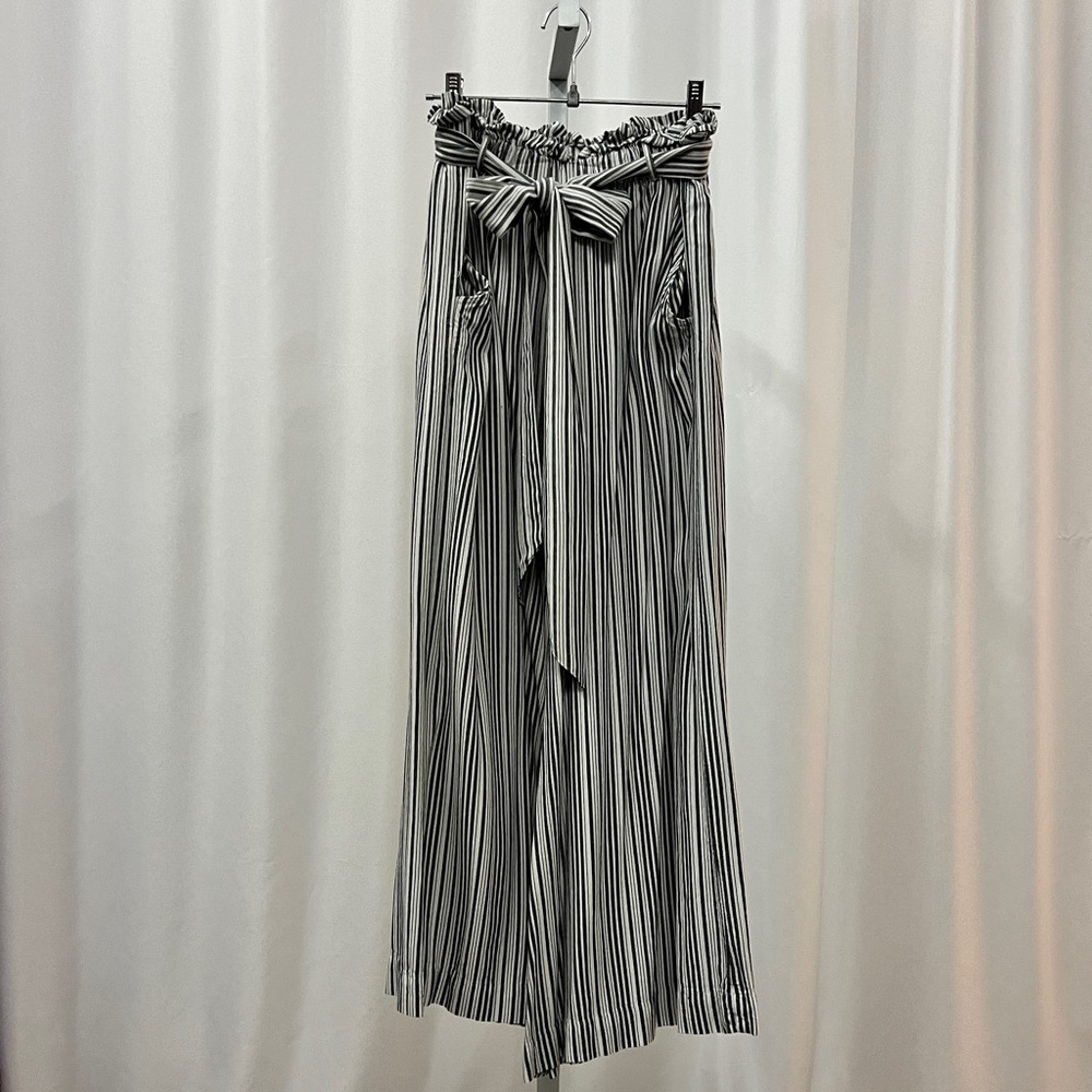 Wide leg cropped pants